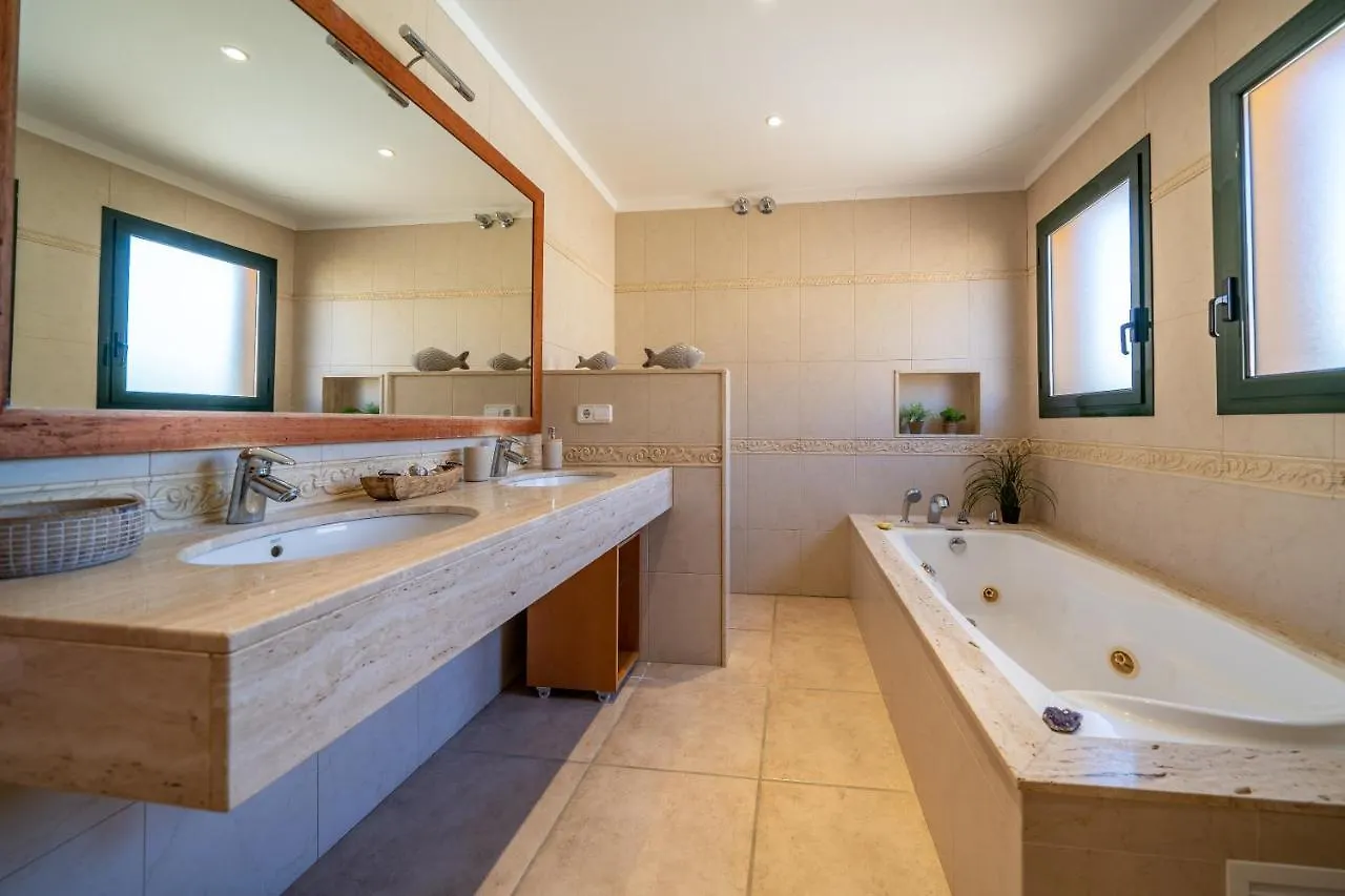 Villa Jaruco Lux, Exclusiva Zona Residencial Con Piscina & Aircon リョレート・デ・マル
