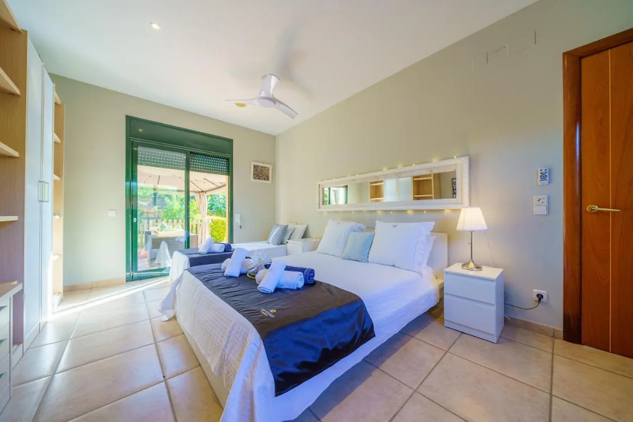Villa Jaruco Lux, Exclusiva Zona Residencial Con Piscina & Aircon リョレート・デ・マル