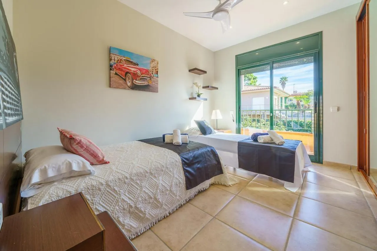 Villa Jaruco Lux, Exclusiva Zona Residencial Con Piscina & Aircon リョレート・デ・マル